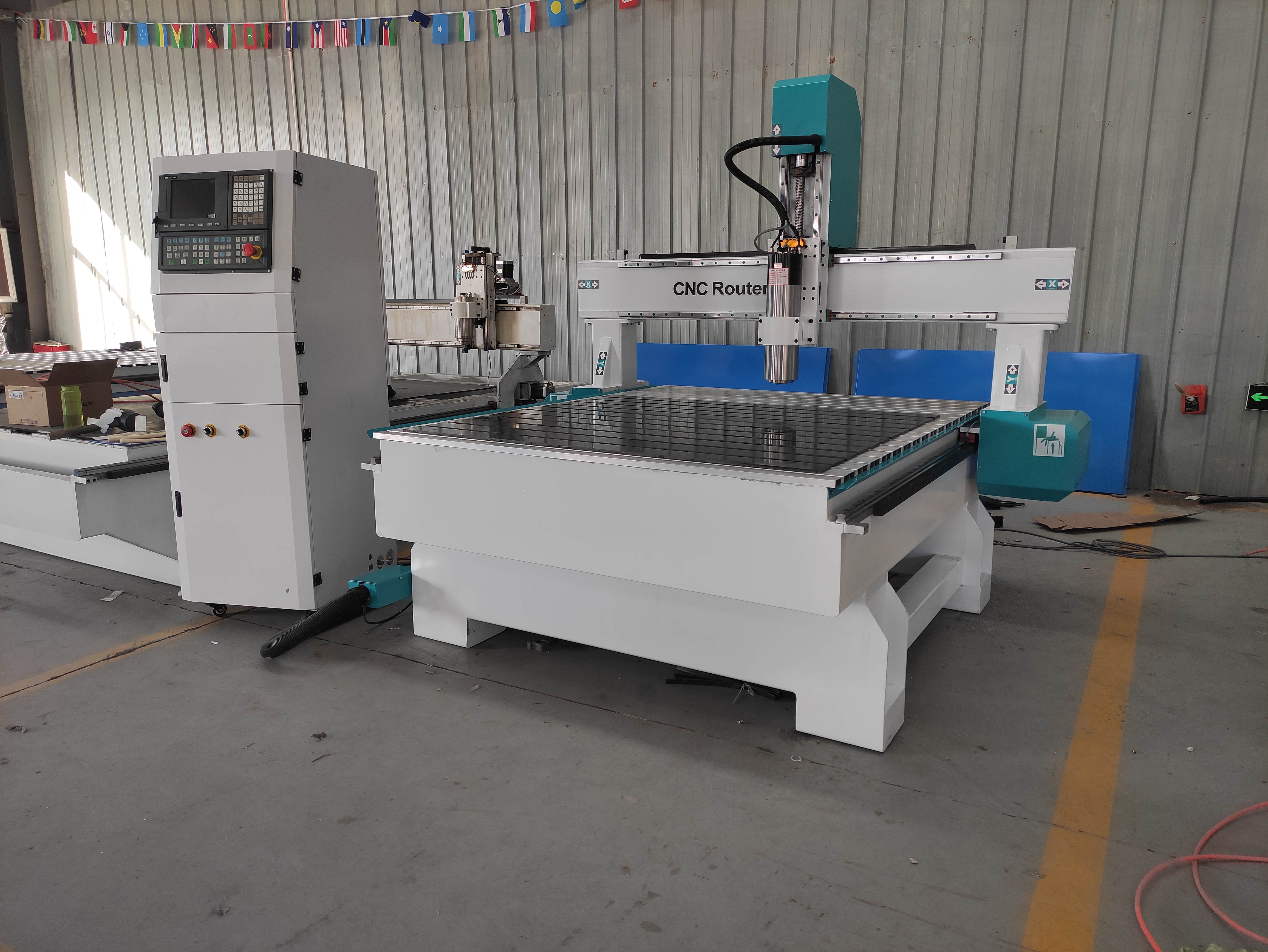 數(shù)控開(kāi)料機(jī)會(huì)受到什么樣的因素影響？